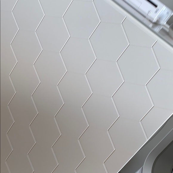 Meet your Posher, Lucy - Picture 1 of 1